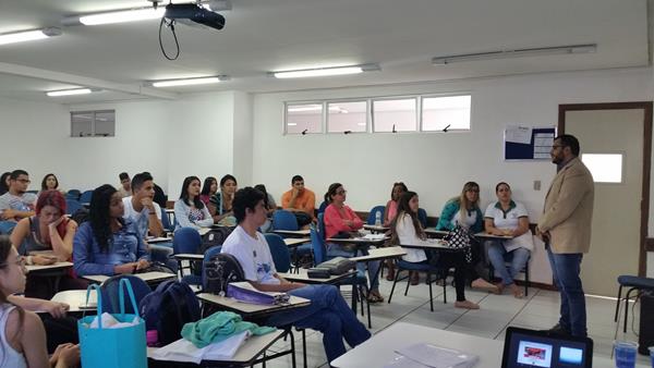 ABEn-DF na Semana Basileira de Enfermagem da Unieuro Águas Claras - 12/05 Manhã - Diretor Suderlan Sabino e Comitê Estudantil